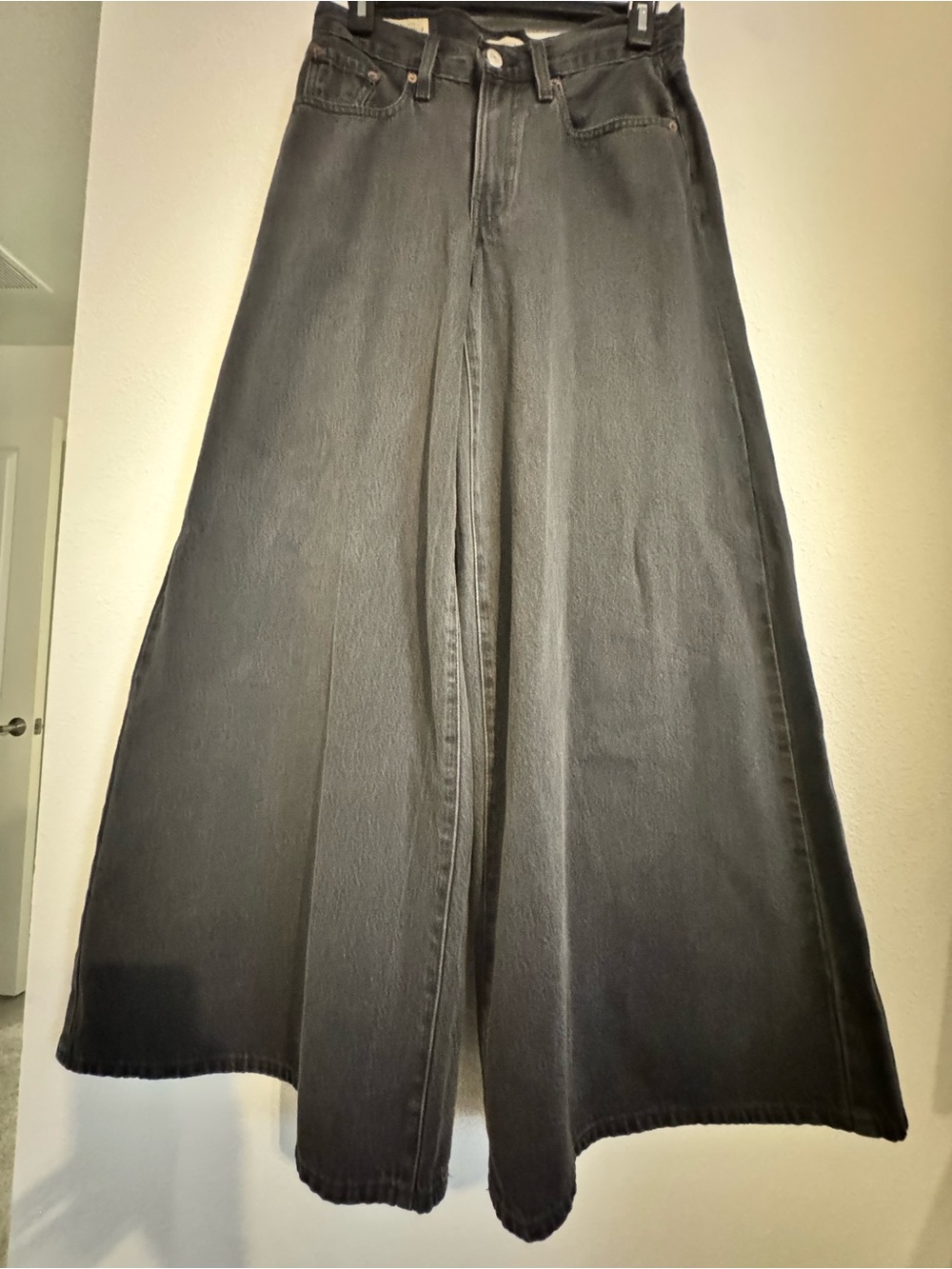 Levi's size 24– XL Superwide Women’s Flare Jeans — Charcoal Black Wash - Picture 2 of 4